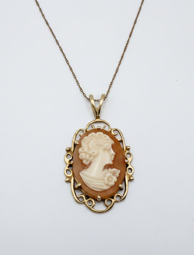 10k Gold Cameo Pendant