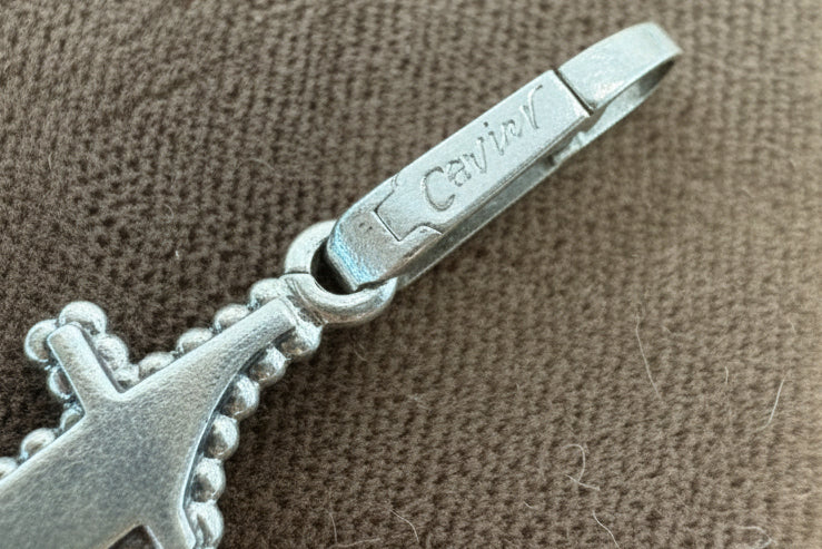.925 Caviar “t” charm
