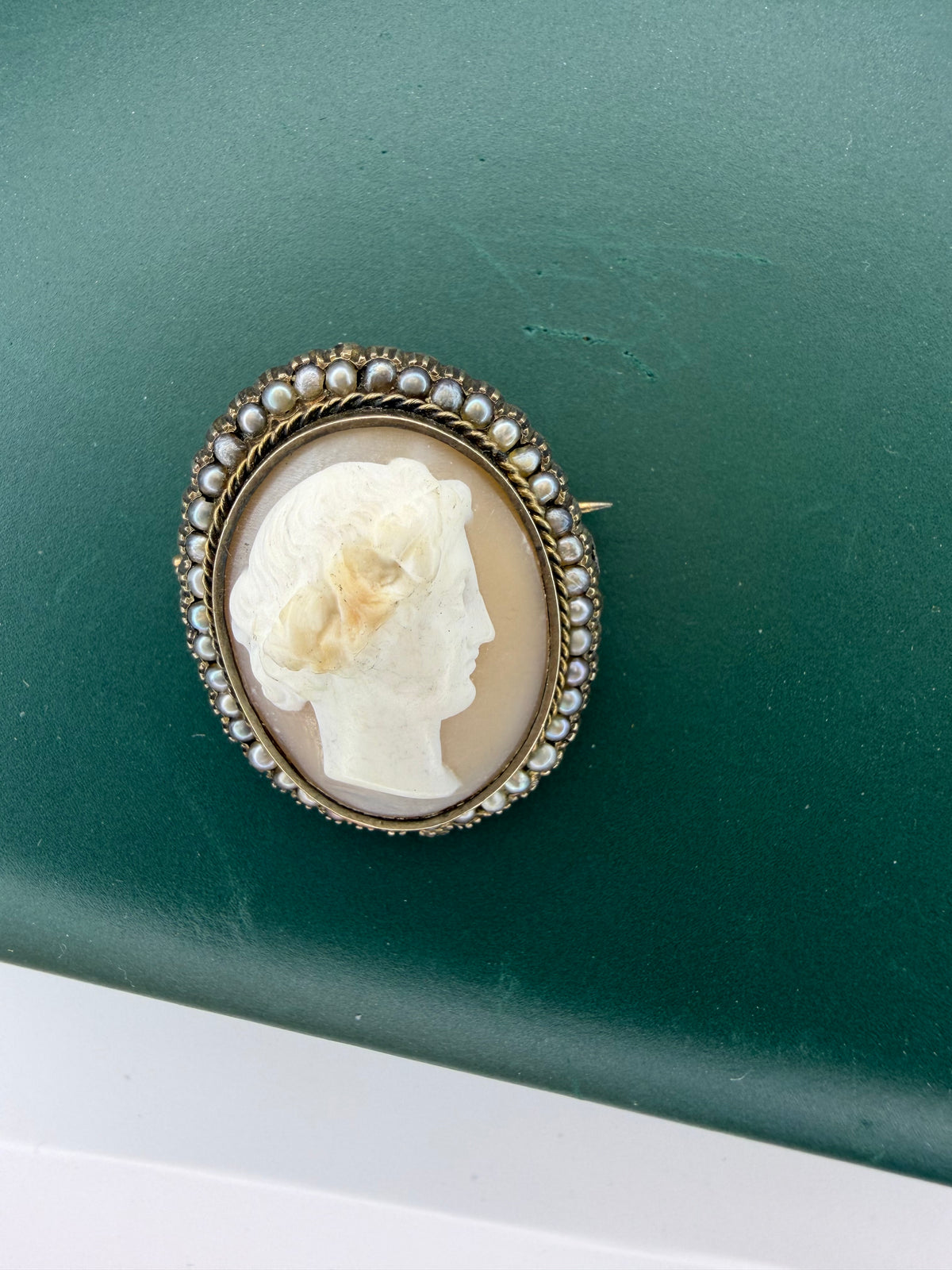 .925 cameo