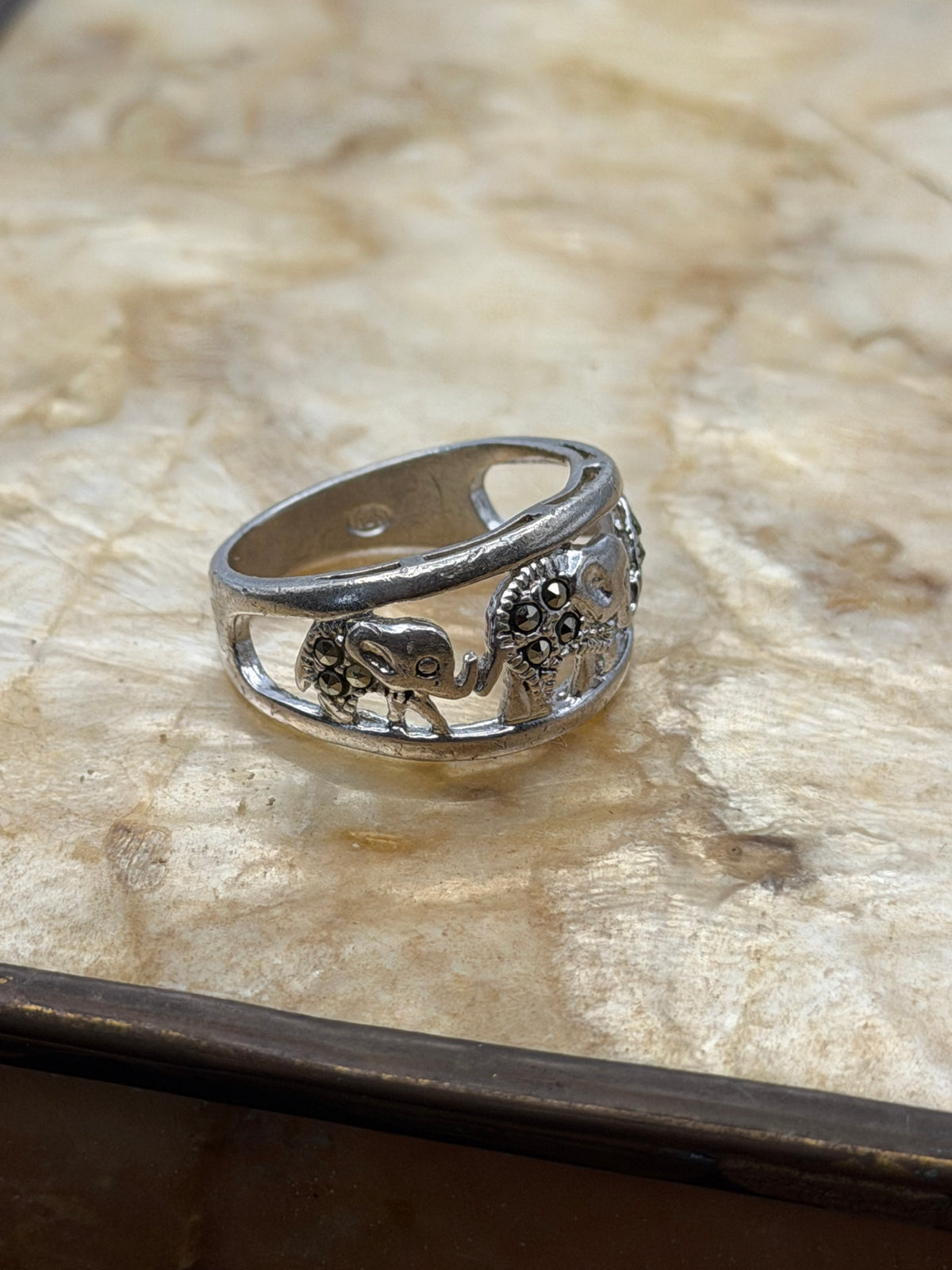 .925 Elephant Ring (6.5)