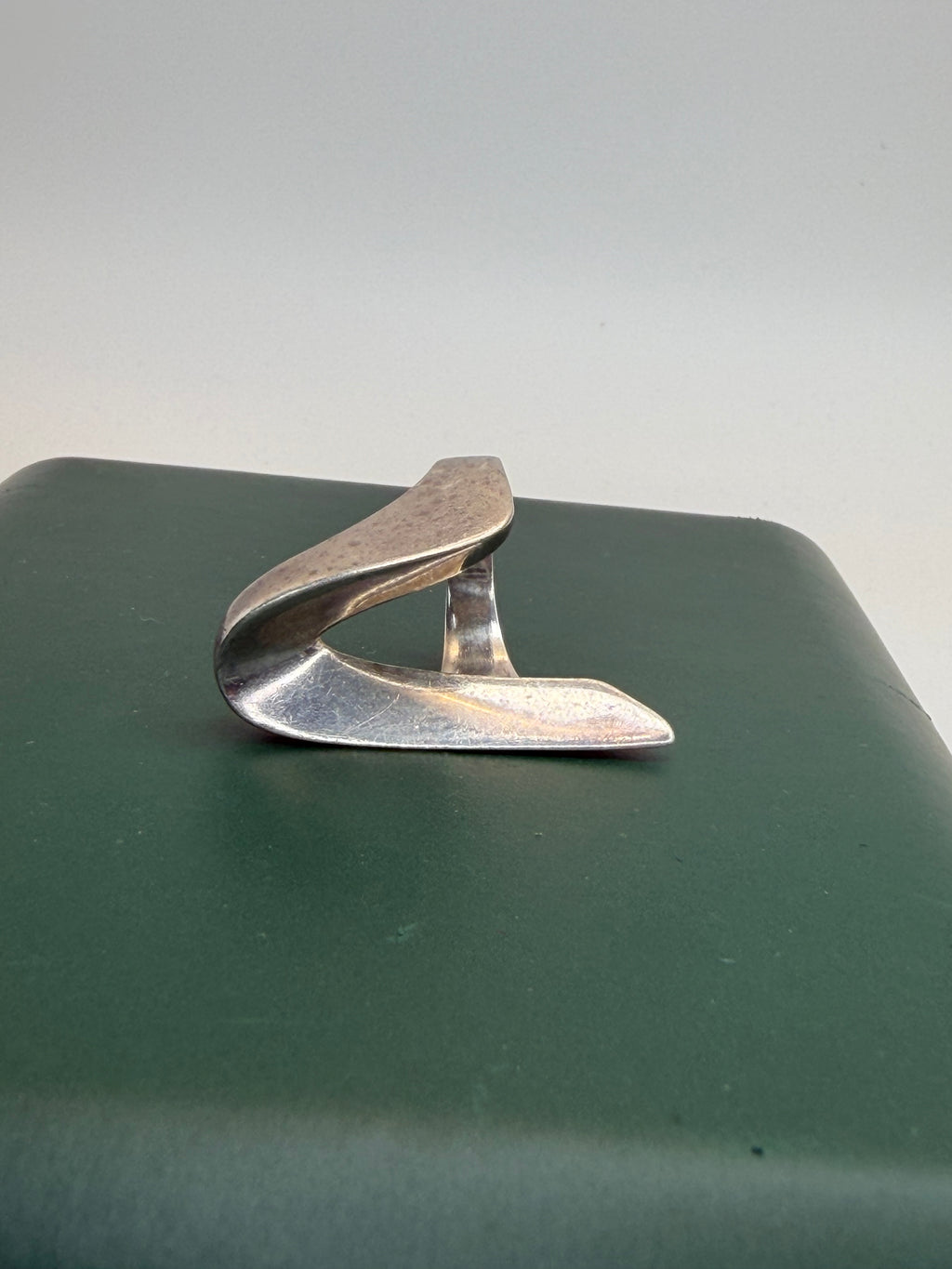 .925 Abstract Ring (7.5)