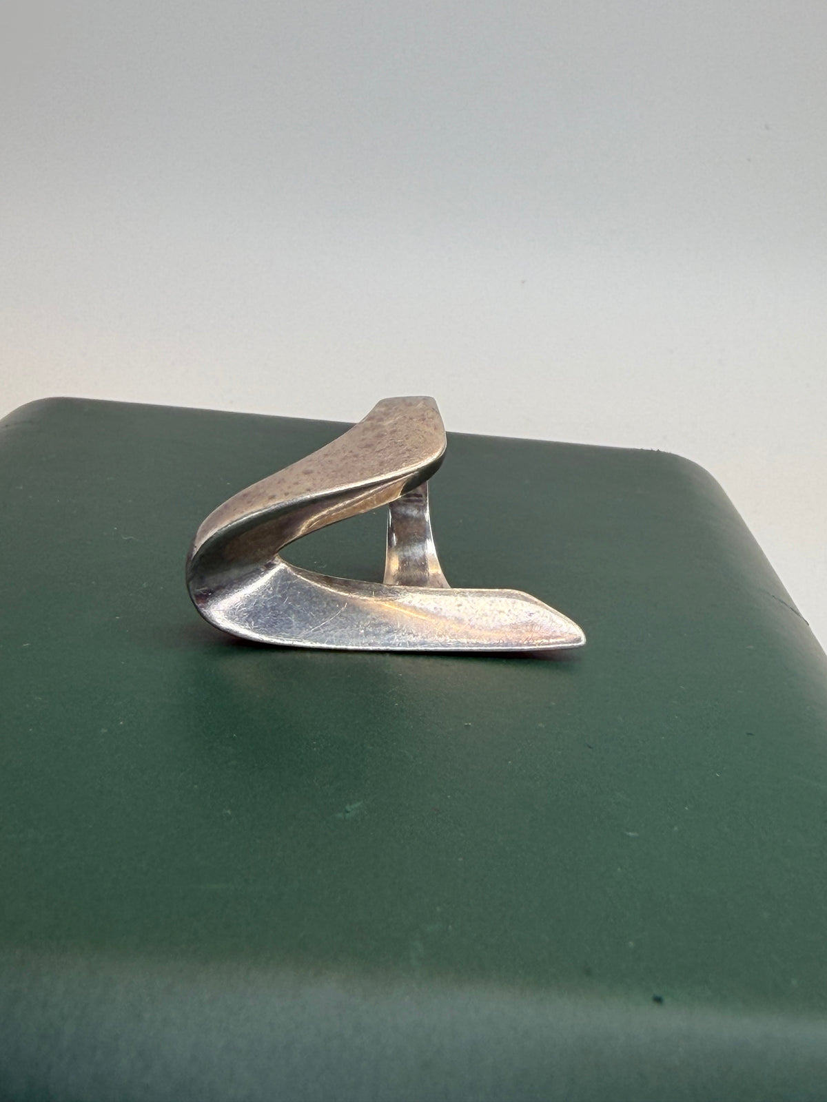 .925 Abstract Ring (7.5)
