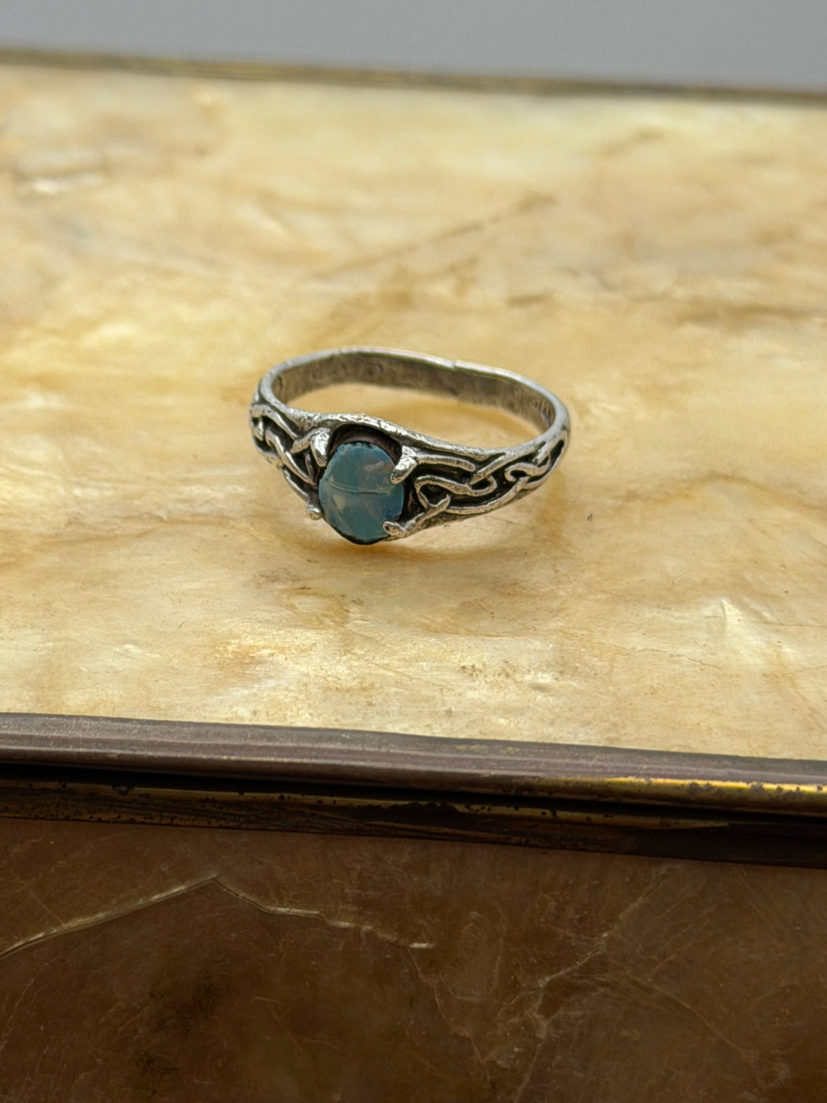 .925 Opal (6.75)