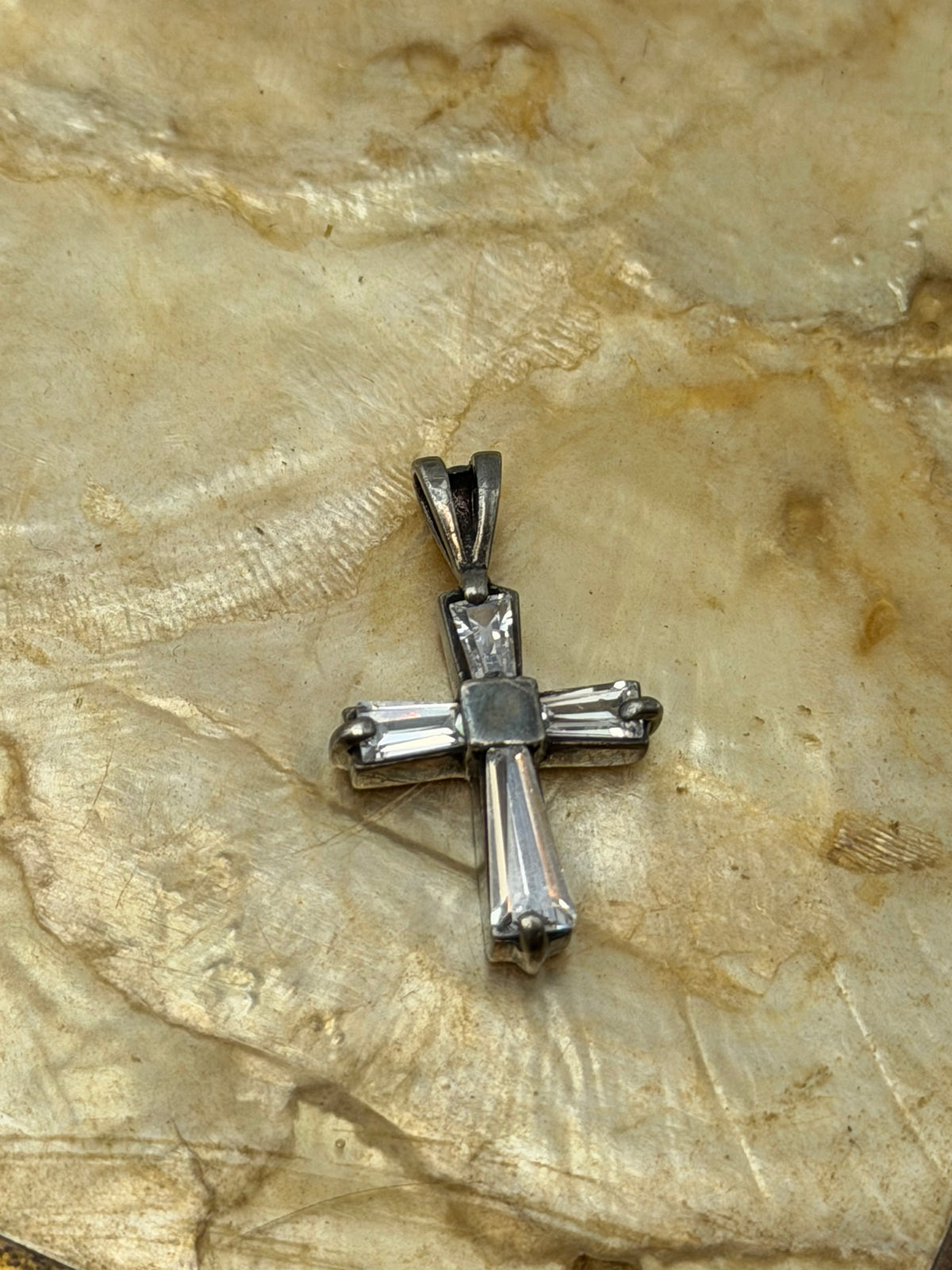 .925 Cross