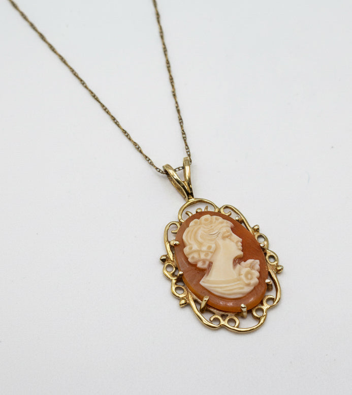 10k Gold Cameo Pendant