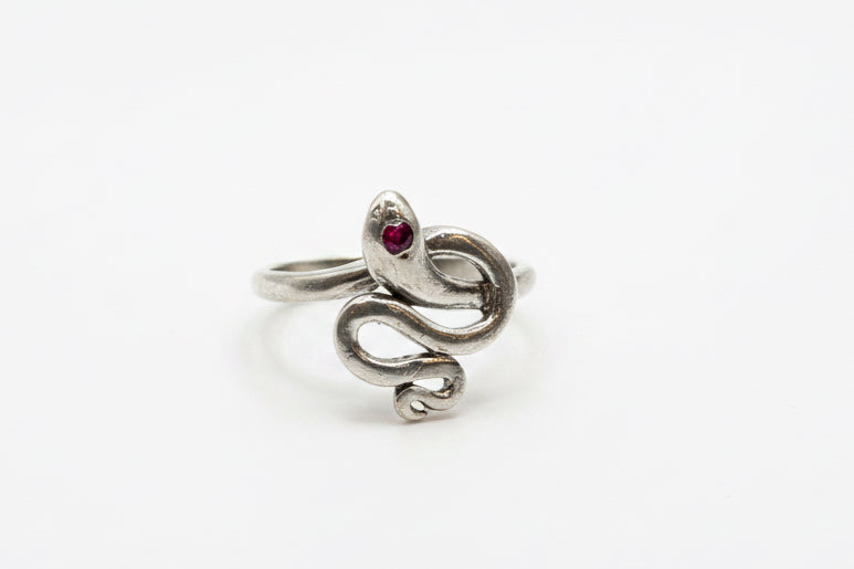 .925 Stone Ring Size 8