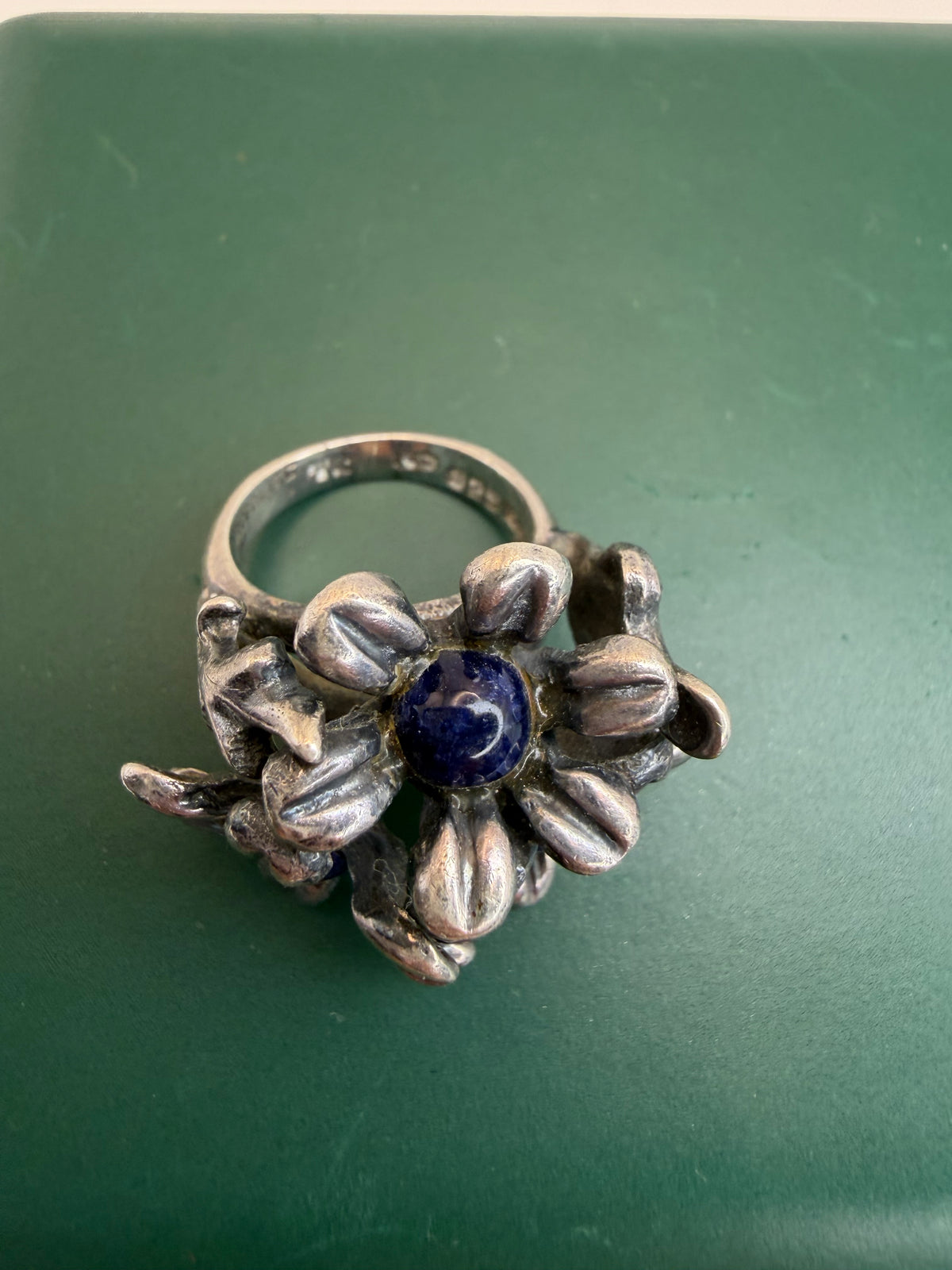 .925 Vintage Daisy Ring (9/10)