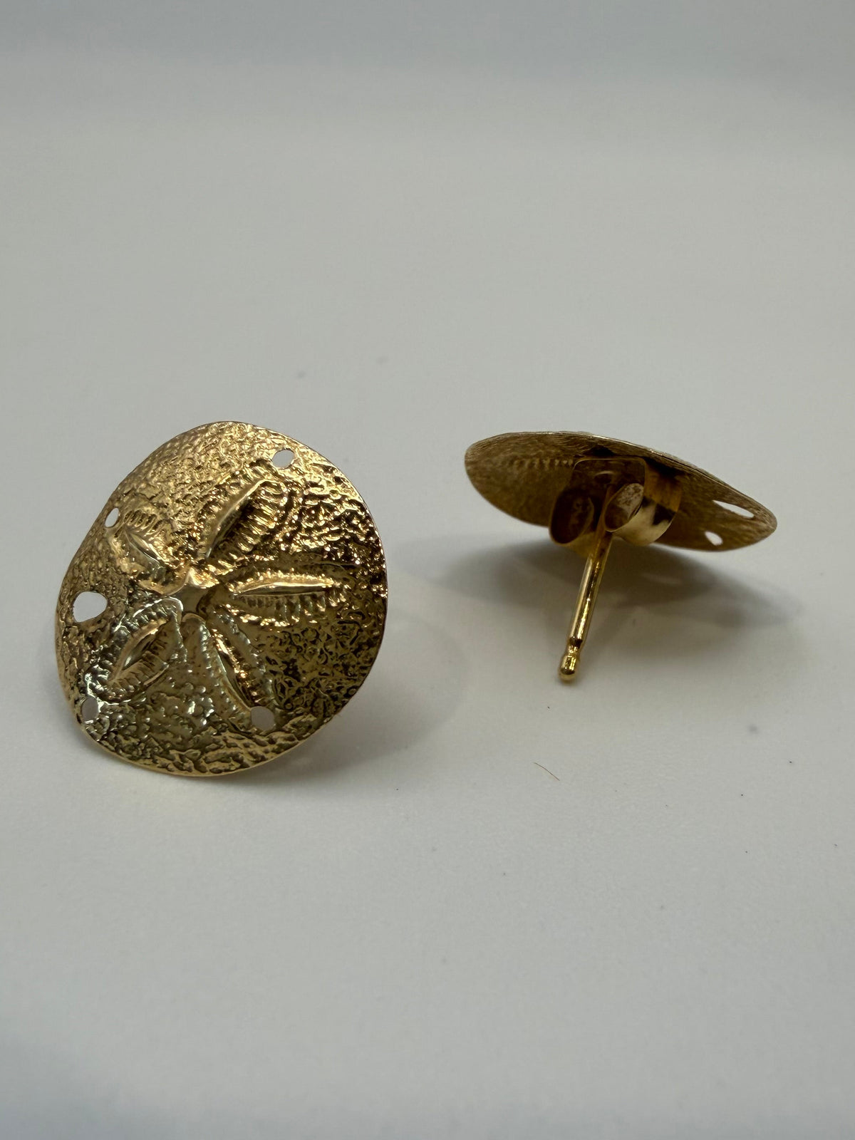 14k Gold Sanddollar Studs