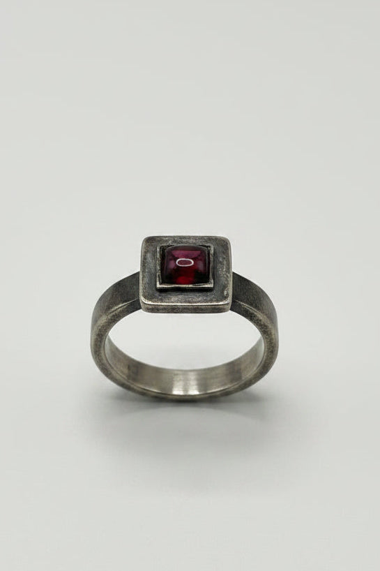 .925 Garnet Ring