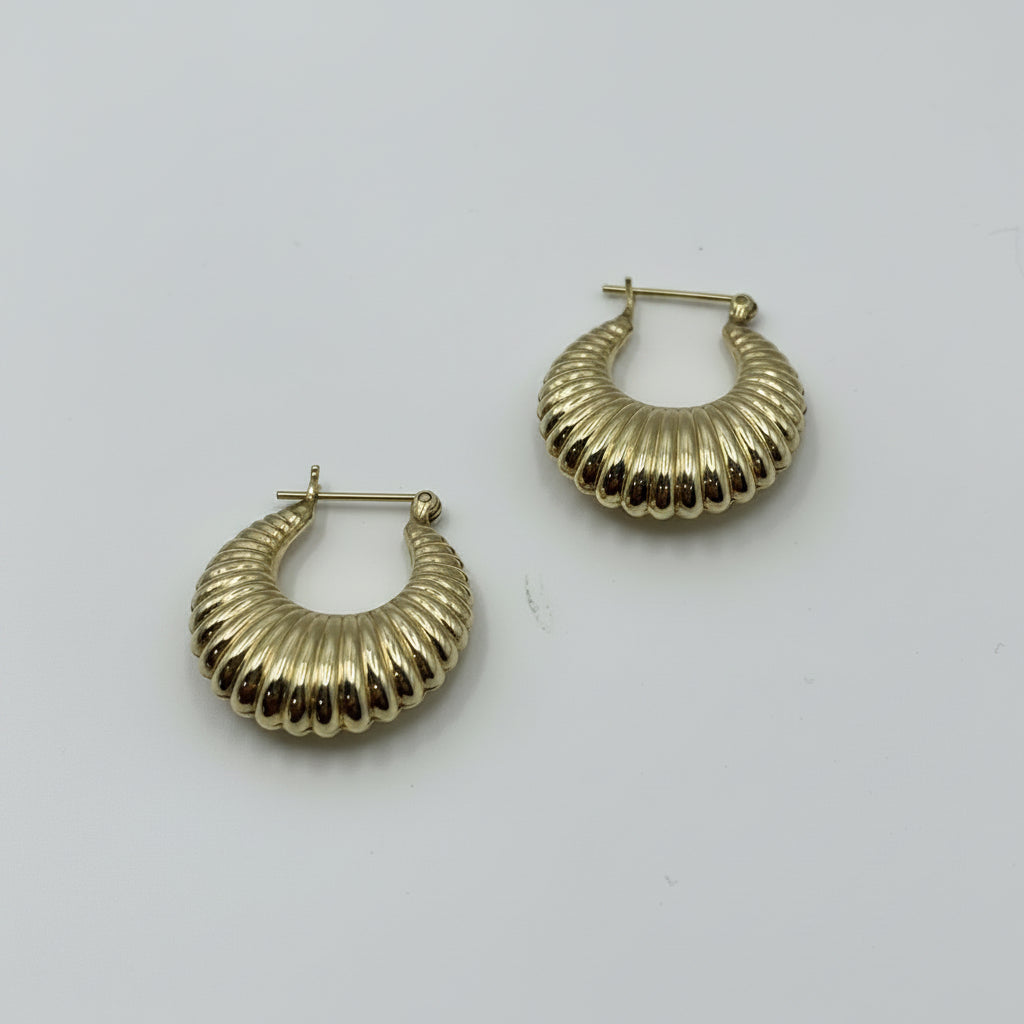 14k Gold Shrimp Earring